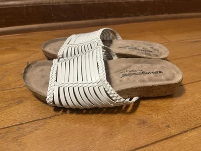 Berços para caminhada sandálias de couro tecido branco cortiça femininas tamanho 7.5 sapatos NOVOS - Imagem 1 de 4