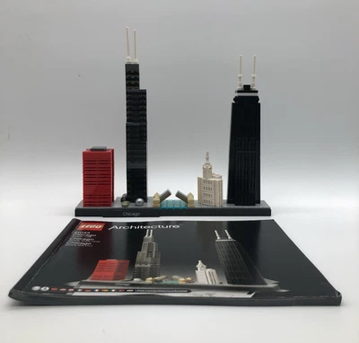 LEGO ARCHITECTURE - CHICAGO 21033 Complete with Manual - Image 1 of 4