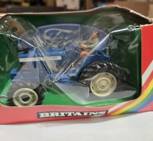 BRITAINS DieCast FORD New Holland Tractor No. 9523 1:32 Scale Orig. Packaging - Picture 1 of 9
