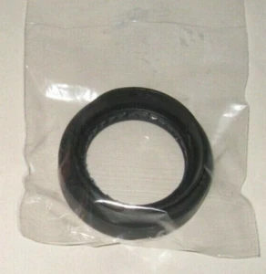 REAR DIFFERENTIAL VISCOUS COUPLING HUB SEAL - Bild 1 von 2