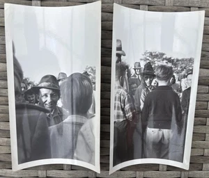 Lotto 2 mazze da golf BING CROSBY vintage originali Candid foto istantanea spiaggia di ciottoli!! - Foto 1 di 10