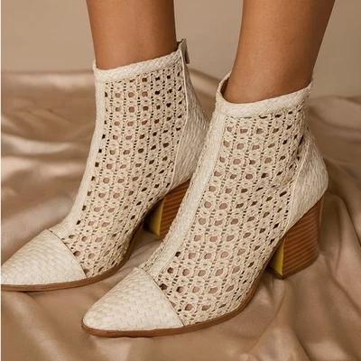 Botines occidentales Coconuts by Matisse tejidos recortados crema para mujer tacón de 6 bloques Foto 1 de 4