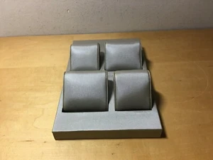 Used Like New - Base Display für 4 Watches Base Aussteller - 22,5 x 15 X 3 CM - Bild 1 von 3