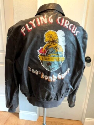 ЛЕТАЮЩИЙ ЦИРК, 380-й бомбы группы, 5-й ВВС B24 кожаная куртка A-2, размер 48L - Изображение 1 из 4