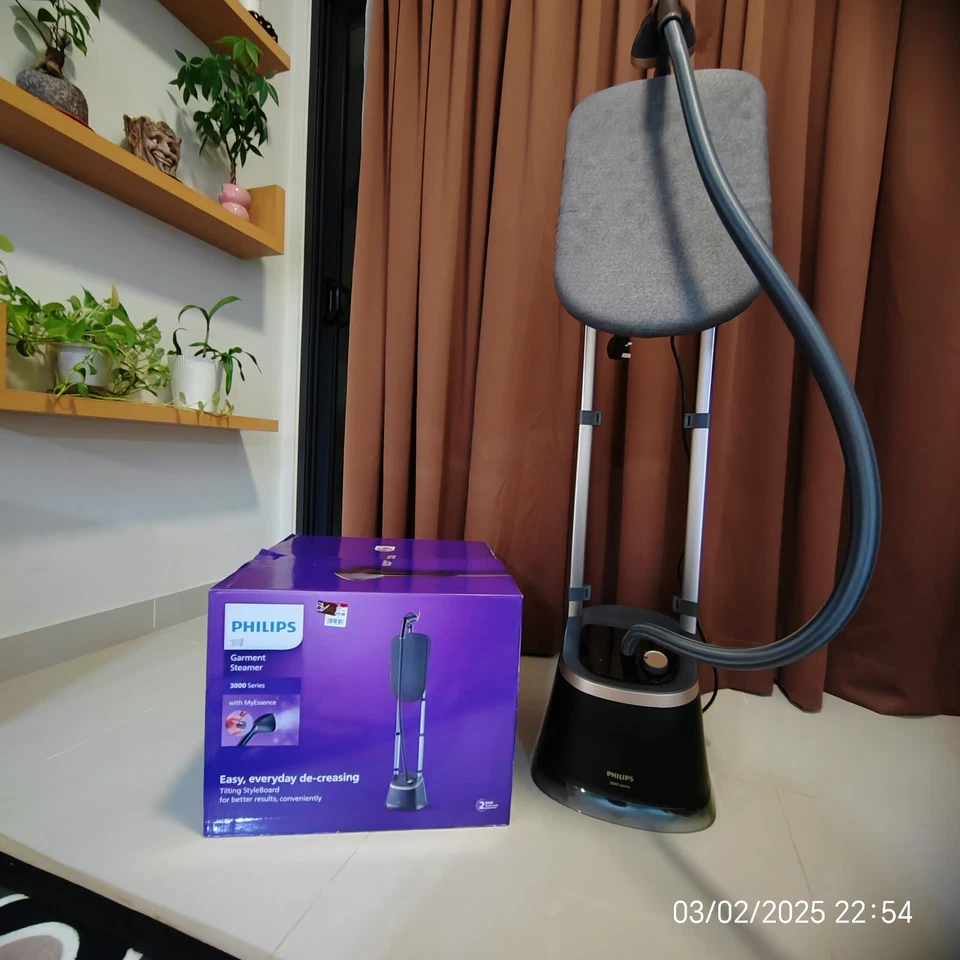 Philips Steamer Iron 3000 Series - Image 1 of 4