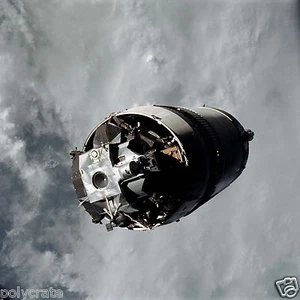 Foto Apollo 9 Módulo Espacial Piso Cohete Sur Fondo De Planeta Barro - Picture 1 of 1