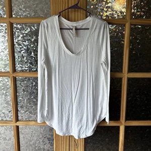 Camiseta Athleta Blanca Manga Larga Cuello Redondo - Capa Suave y Ligera - Imagen 1 de 6
