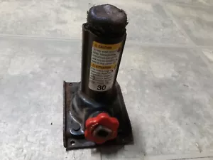 02 Chevy Silverado 2500HD bottle jack Sierra - Picture 1 of 3