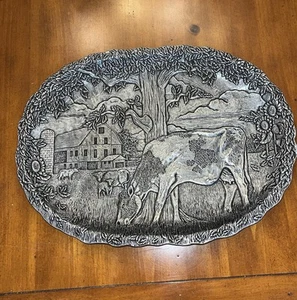 Übergroße Zinnplatte mit Bauernhofmotiv - Bild 1 von 11