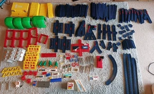 Vintage Tomy Trackmaster Blue Train Track Bundle 200 Pieces Accessories - Picture 1 of 15