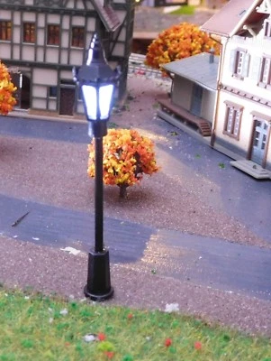 10 schwarze Laternen, Lampen, 70 mm hoch, warmweiße LED, 12V - 16V - Bild 1 von 4