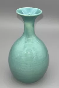 Vintage Studio Pottery Celadon Vase Signed Base 15cm tall - Picture 1 of 11