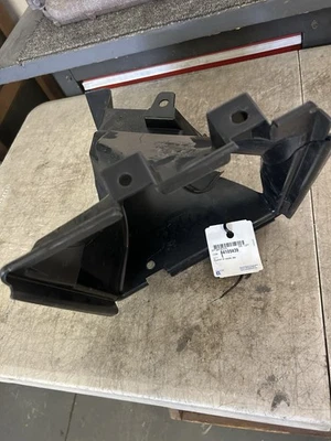 Cadillac CT5 2020-24 genuino GM lado de paso radiador auxiliar conducto FRT #84105439 Foto 1 de 4