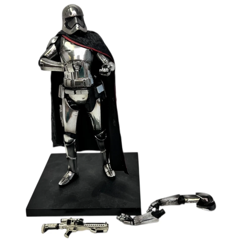 Estátua pré-pintada Kotobukiya Art FX Star Wars Captain Phasma 1/10 Force Awakens - Imagem 1 de 4