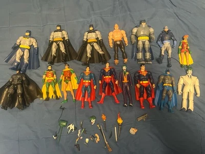 Lot Of DC Universe Classics 16 Figures - Image 1 of 4
