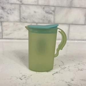 Tupperware Pitcher Magnet - Picture 1 of 6