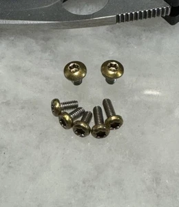 Goldene Bronze Edelstahl Torx Schraube für Spyderco Native 5 leichte FRN Griff - Bild 1 von 9