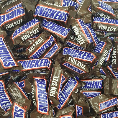 SNICKERS Milk Chocolate, Fun Size Candy Bars, Individually Wrapped (2 Pounds) - Image 1 of 4