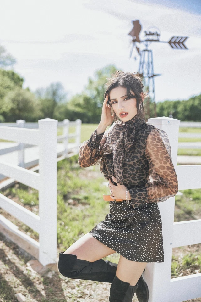 Kate Spade Falda Cuero Marrón Blanco 2 Vacas Animal Print Western Country Mini Foto 1 de 4