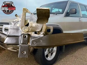 Isuzu Trooper 3.5L 4X4 Hood Latch Lock 2000 OEM - Picture 1 of 12