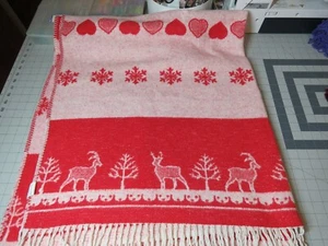 Roca Home Christmas Throw 50x67" Fringe Reindeer Trees Red White Blanket Vtg - Picture 1 of 10