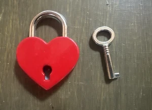 Lucchetto a forma di cuore nuovo con chiave piccolo lucchetto con chiave - Foto 1 di 4