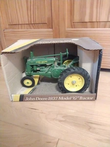 ERTL JOHN DEERE 1937 MODEL G 1/16 PRECISION DIE CAST SCALE MODEL TOY TRACTOR - Picture 1 of 4