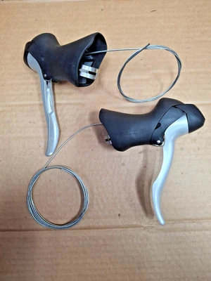 Shimano ST-2303 ST-2300 CLARIS 3x8 TRIPLE STI Road Bike Shifters Brake Levers - Image 1 of 4