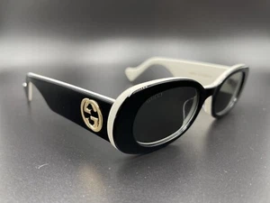 New GUCCI GG0517S 001 Black/White/Gradient Lens 52-23 Authentic Sunglasses Italy - Picture 1 of 6
