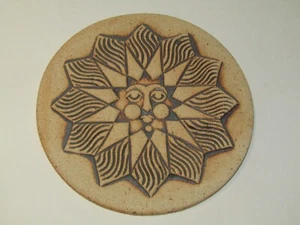 Vintage signierte John Wentzel Studiokeramik runde Sonnenfliese Wandrelief - Bild 1 von 4