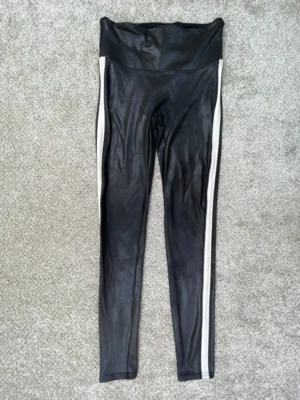Leggings Spanx para mujer medianos 26x28 negro blanco imitación cuero Foto 1 de 4