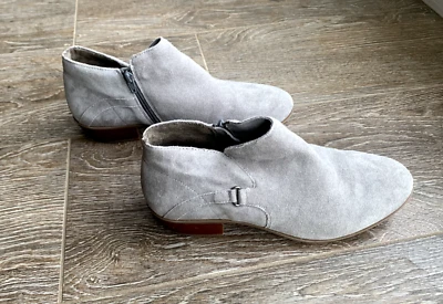 New Diba gray suede ankle booties women's size 12 Foto 1 de 4