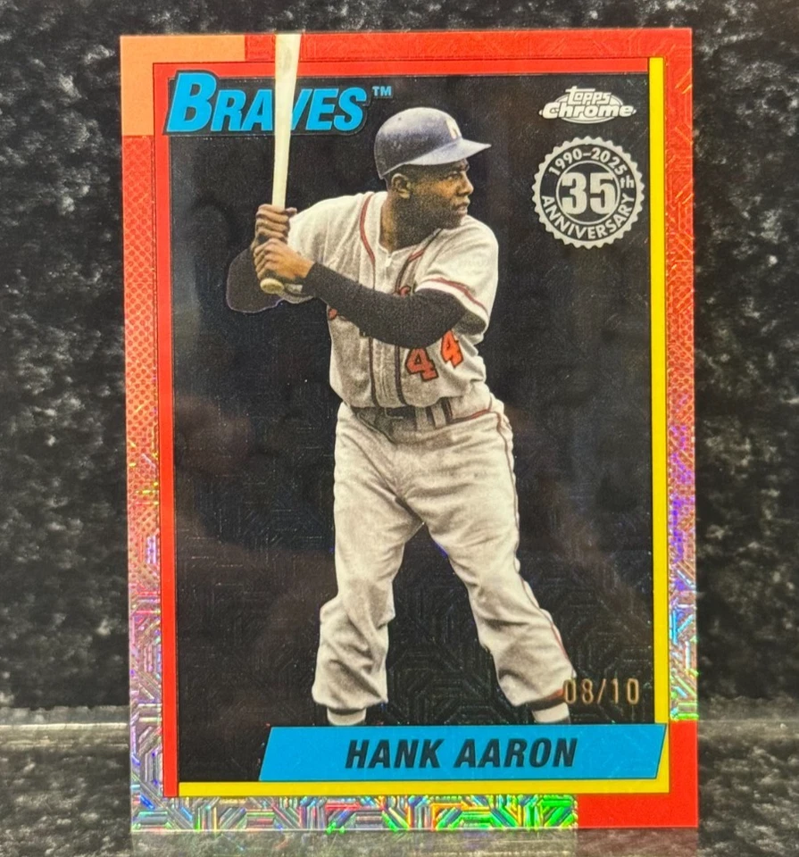 Коллекционные бейсбольные карточки 2025 Topps Update Hank Aaron Silver Pack Black Mojo /10 Braves #U90C-46 - Изображение 1 из 2