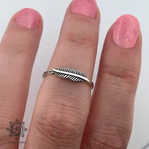 925 Sterling Silver Dainty Oxidized Feather Ring Textured Band, USA Seller - Picture 1 of 3