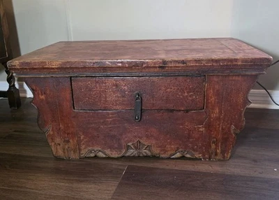  Antiguo cajón de dote de matrimonio indonesio arte popular madera maciza grabado étnico Foto 1 de 4