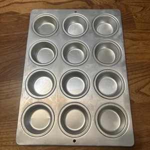 2105-9310 Wilton Backen Cupcake Muffinform �� - Bild 1 von 4