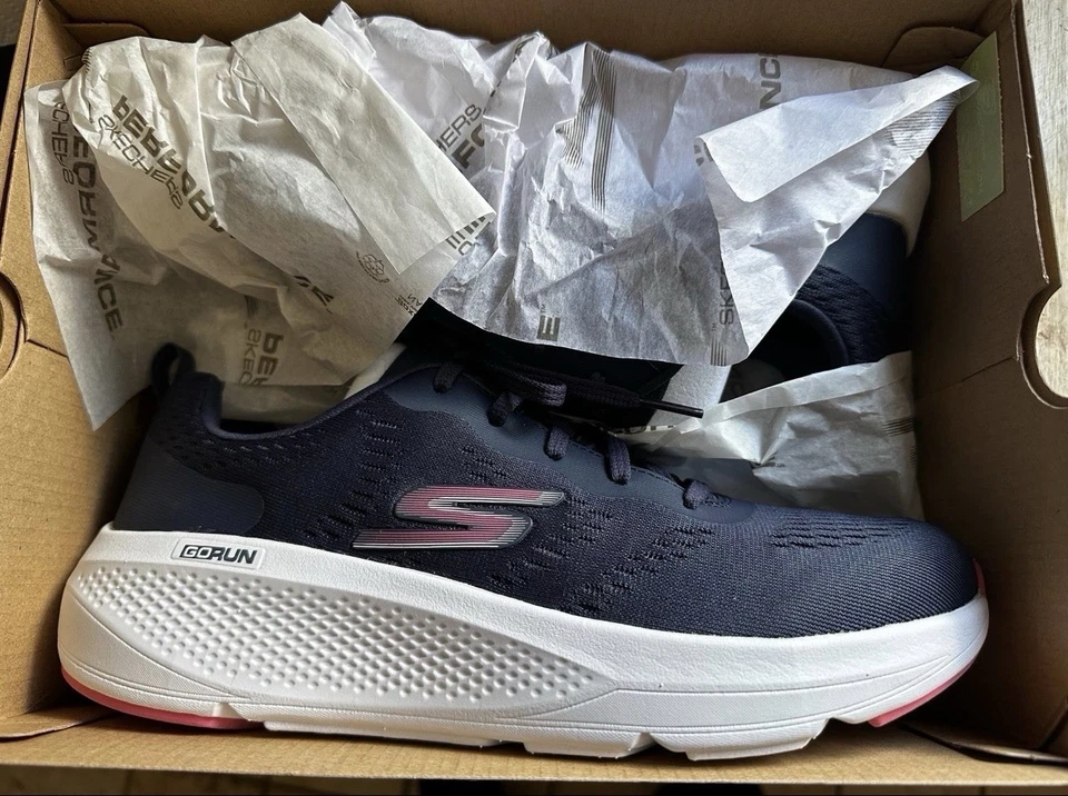 Skechers *NEW* Go Run Elevate Women's Running Sneakers Size 9.5, Navy/Pink  - Image 1 of 4