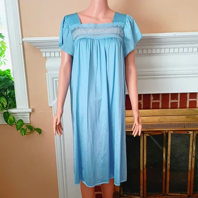 Vanity Fair Embroidered Night Gown L Vintage Blue Lace Trim Short Sleeve - Image 1 of 4