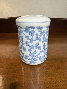 Vintage Croscill Filigree Scroll Toothbrush Holder Blue And White READ - Picture 1 of 13