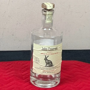 John Emerald Gene's Spice Flavored Rum Clear Glass Bottle With Cap Display - Picture 1 of 4