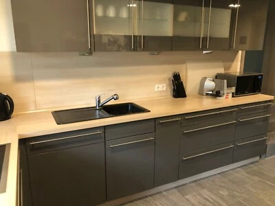 Küche von Express (Hochglanzfronten, Backofen, Spülmaschine, Ceranfeld) - Bild 1 von 4