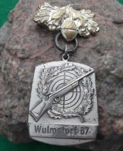 1967 German Gun Shooting Competition Crossed Rifles Target Acorn Cluster Medal - Picture 1 of 2