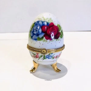 Vintage Egg Trinket Box Hinged Porcelain Blue Flower Floral Footed Gold Accents - Picture 1 of 8