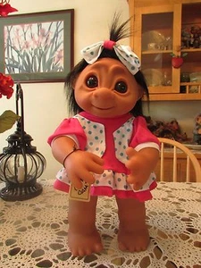 GIANT LIVVY con etiqueta colgante - Muñeca Dam Troll de 17" - NUEVA EN BOLSA - LAS ÚLTIMAS - Imagen 1 de 8