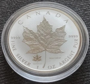 2017 5 Dollar Canadian Maple Leaf  1 Oz Silver Coin BU UNCIRCULATED  in Capsule  - Picture 1 of 5