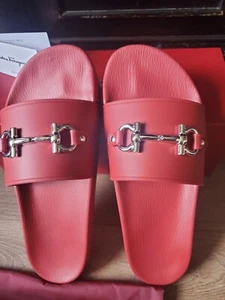 Salvatore Ferragamo Groove 11 Gancini Slides Rouge Size 7 Men Women 9 Italy NIB - Picture 1 of 10