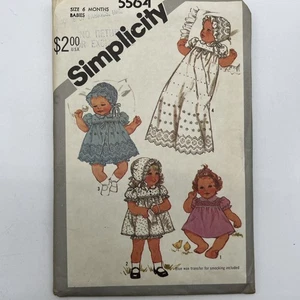 Vestido de bebé Simplicity 5564 en 2 longitudes bragas y capó 6 meses vintage 1982 sin cortar - Imagen 1 de 3