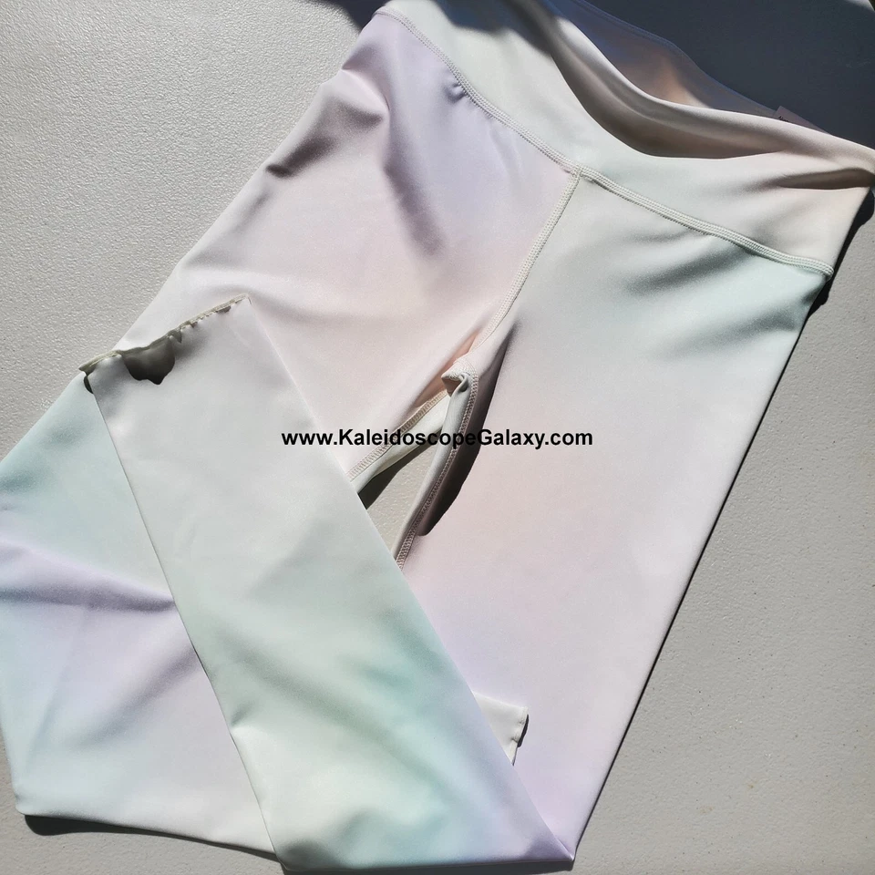 Nike Dri-fit Niñas Talla Mediana Calce Ajustado Leggings Tie Dye Púrpura Verde Marfil Foto 1 de 1