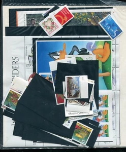Set anno francobolli USPS 1999 come emessi dall'ufficio postale sigillati con supporti! MNH - Foto 1 di 5