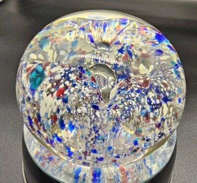 Pisapapeles Abstracto Burbuja Controlada Vidrio Soplado a Mano Moteado Rojo Blanco Azul Foto 1 de 4